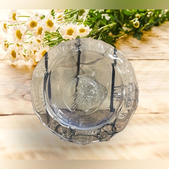 Vintage Tiara Blue Glass Nursery Rhyme Set in Original Box - Picture 3 of 4